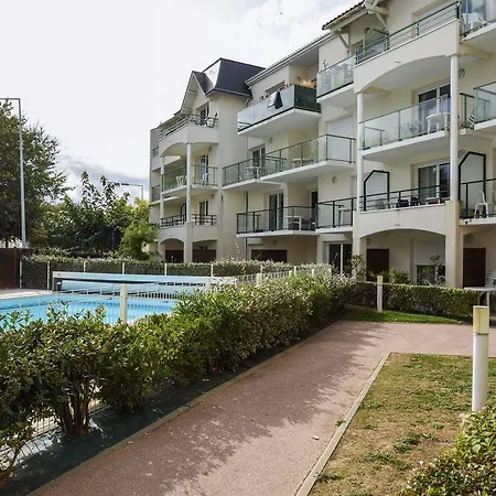 Apartment Les Jardins De L'amiraute - Vacanceole *